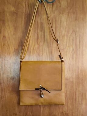 Classic Crossbody Shoulder Bag